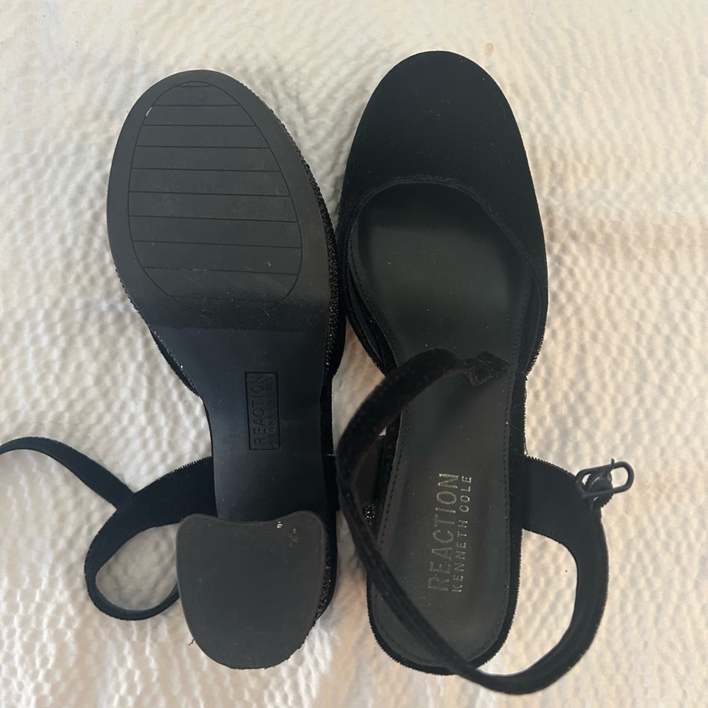 Shoes - Picture 2 of 5